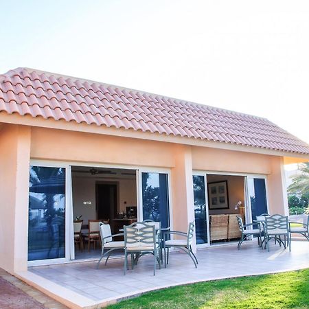 Danat Jebel Dhanna Resort Kamer foto A villa at the resort