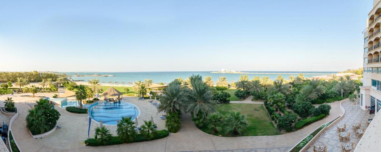 Danat Jebel Dhanna Resort Buitenkant foto View of the beach at Jumeirah Beach Hotel