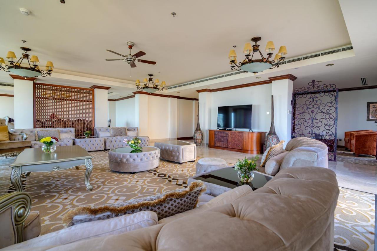 Danat Jebel Dhanna Resort Buitenkant foto Presidential Suite