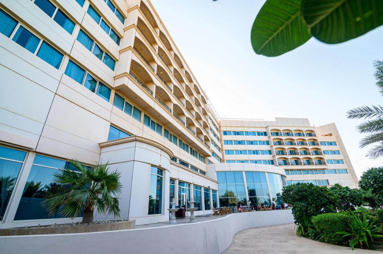 Danat Jebel Dhanna Resort Buitenkant foto The hotel's exterior