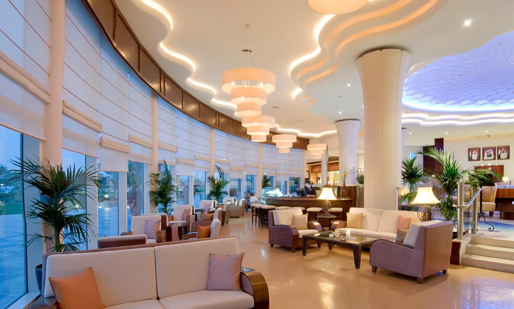 Danat Jebel Dhanna Resort Buitenkant foto Lobby