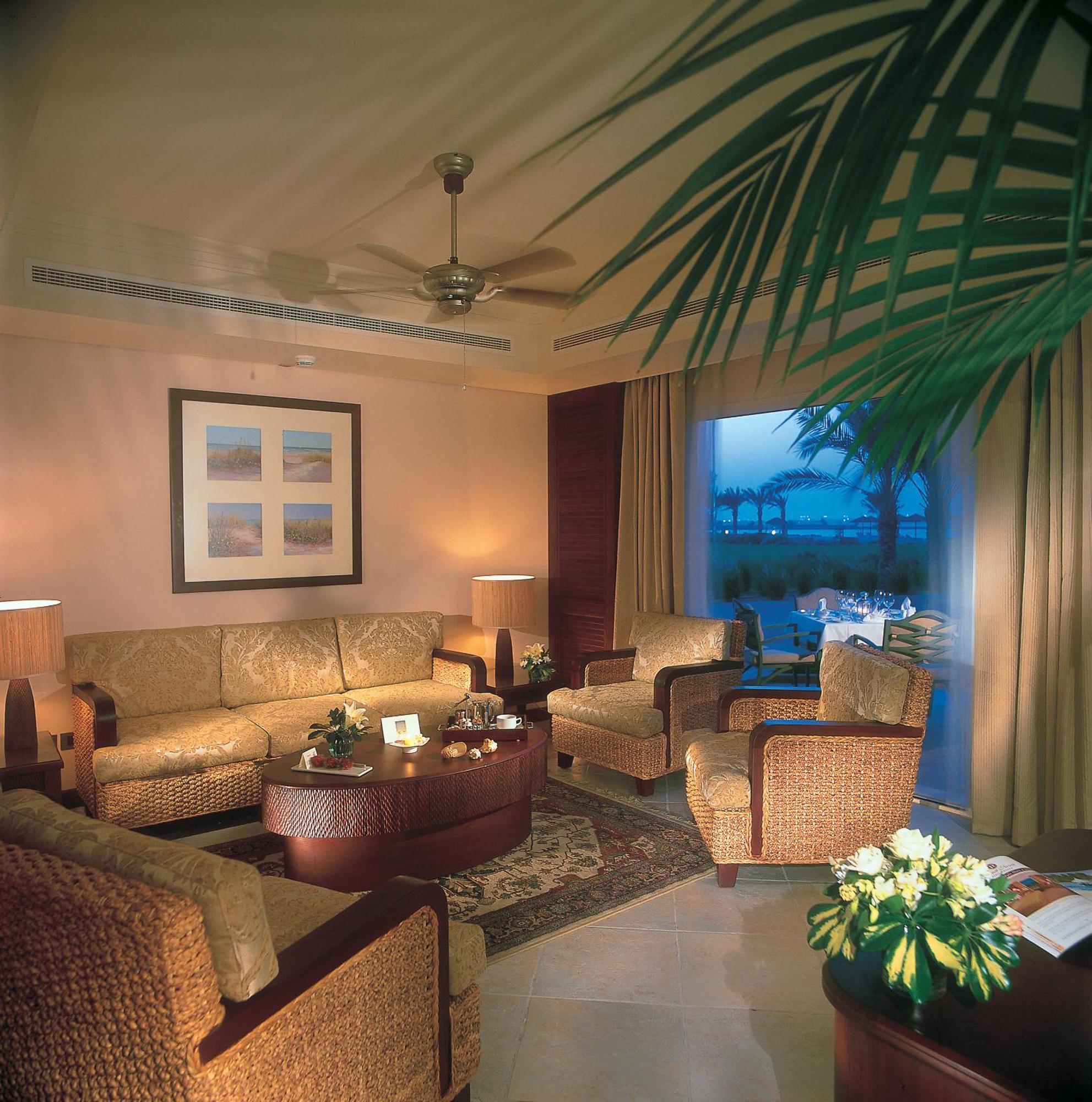 Danat Jebel Dhanna Resort Buitenkant foto Living room